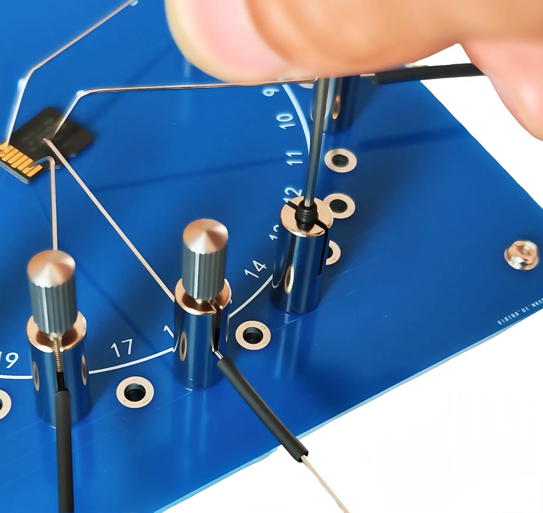 أداة جديدة لاستعادة البيانات م - مراجعة Electronics Repair Gadgets وسعره